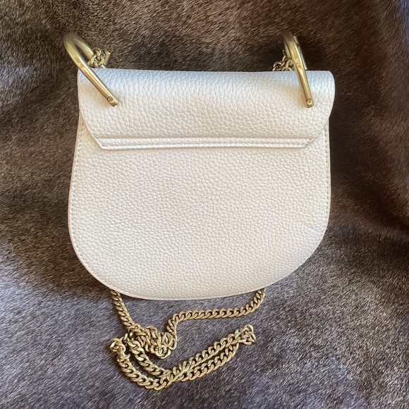 Beautiful Heavy Brass Hardware and Cream Colored Handbag - Picture 2 of 7